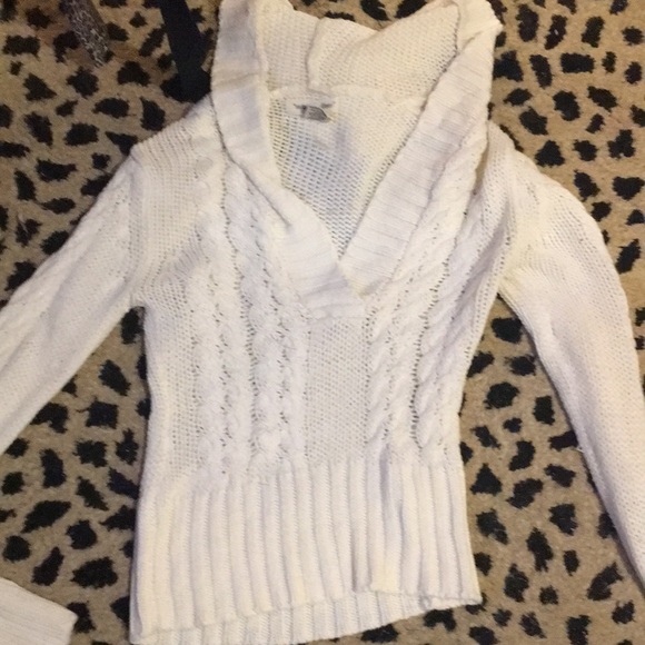 Suspicious lines hoodie - Picture 3 of 4